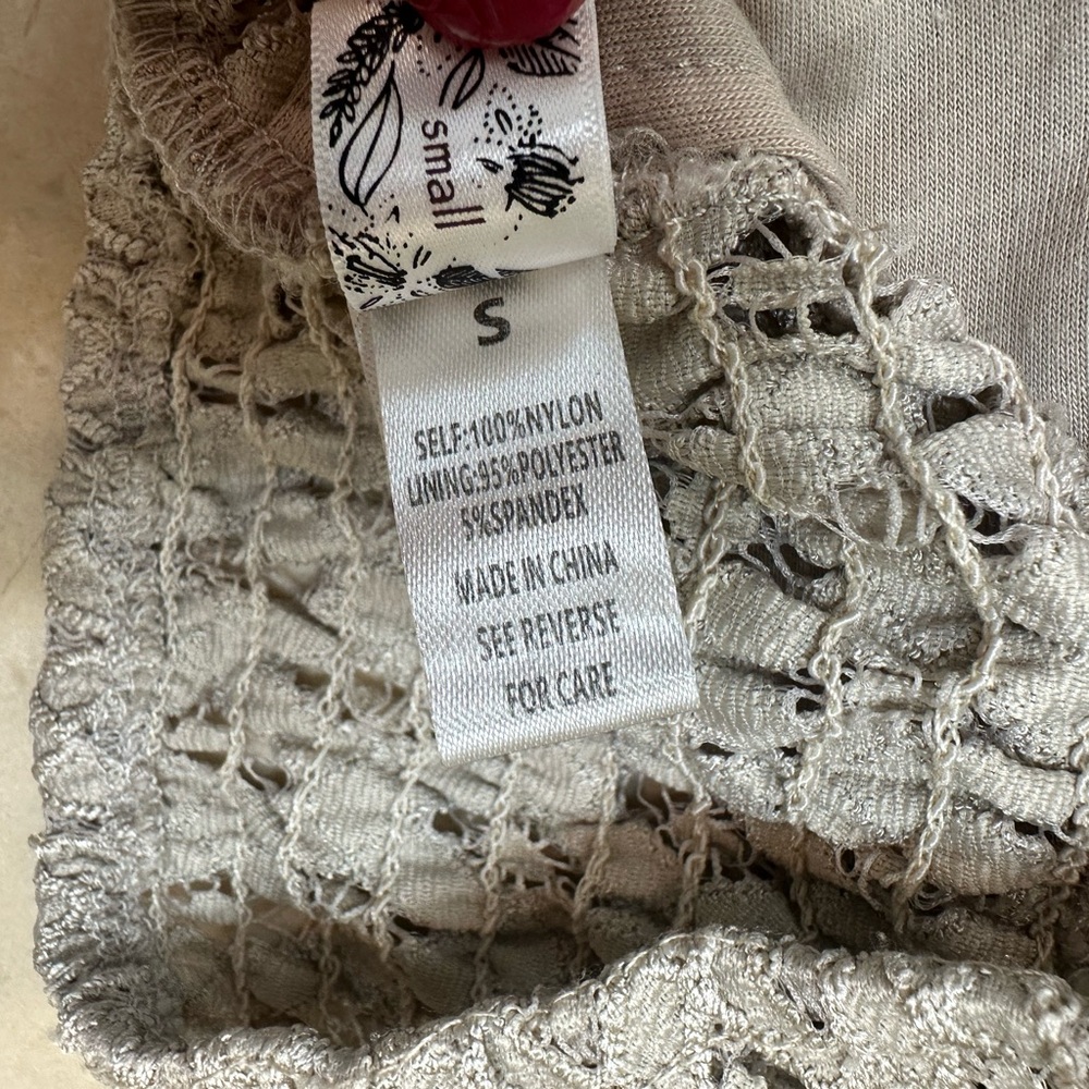 Wishlist Neutral Lace-Accent Small Bralette in Taupe - Picture 4 of 4